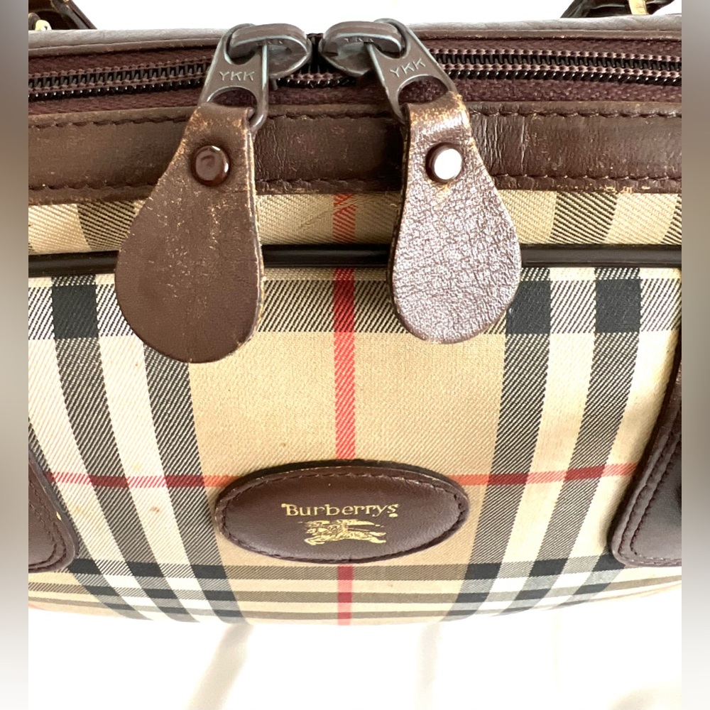 Burberrys’ Vintage Nova Check Boston Bag - Picture 12 of 15